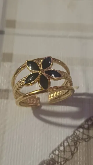 Anillo Acero Flor Negra Ajustable