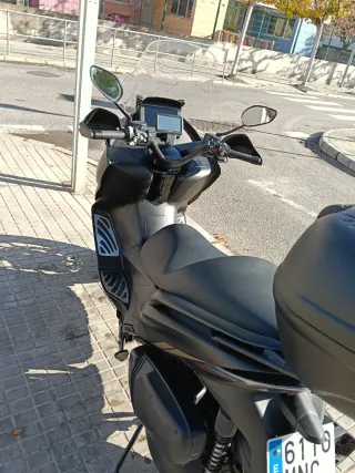 Zontes 350 E Scooter - Febrero 2024