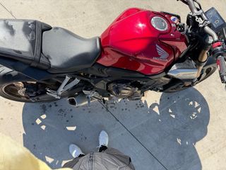 Honda CB650 Naked Roja y Negra