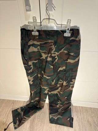Pantalones cargo camuflaje militar