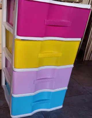 Torre de almacenamiento multiusos multifuncional