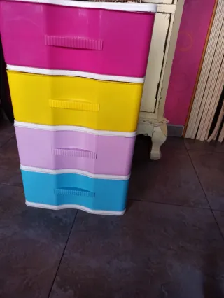 Torre de almacenamiento multiusos multifuncional