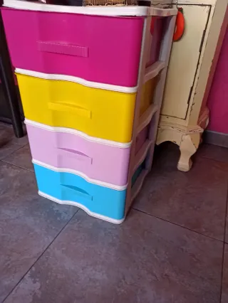 Torre de almacenamiento multiusos multifuncional