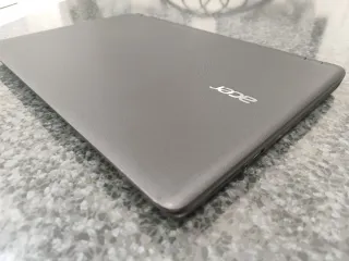 Acer Extensa 2540 - 240GB SSD & 8GB RAM