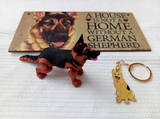 Pastor Alemán Lote: Figura, Llavero, Cartel madera