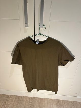 Camiseta verde básica