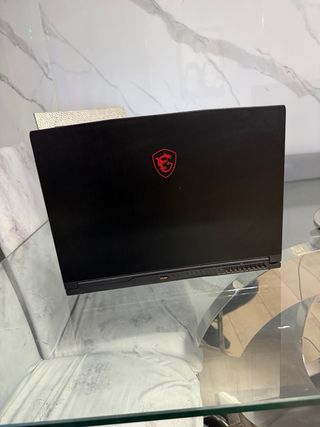 Portátil Gaming MSI GF63 Thin 11UC
