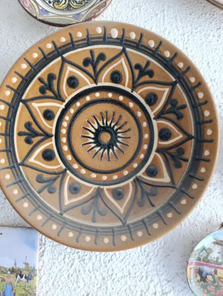 Plato de cerámica decorado