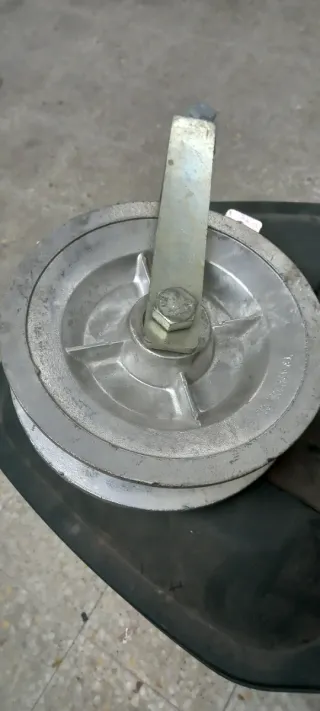 Se venden 3 poleas para tendido eléctrico