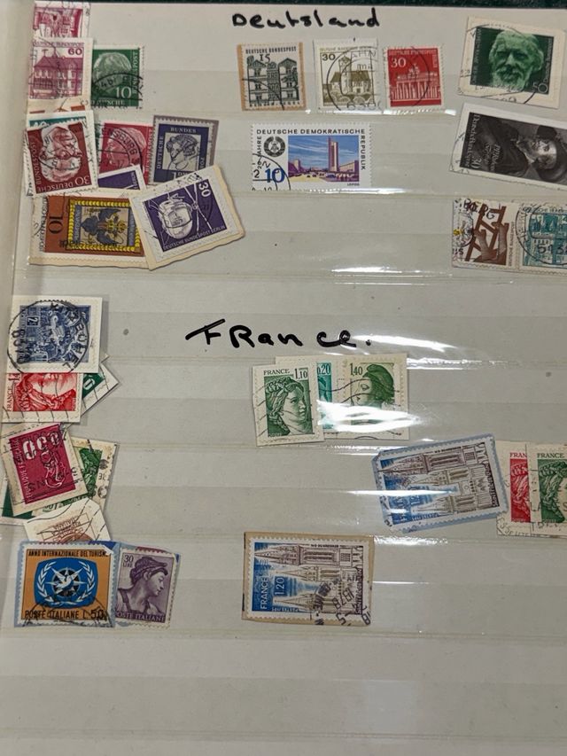 Álbum clasificador 12 páginas con sellos del mundo