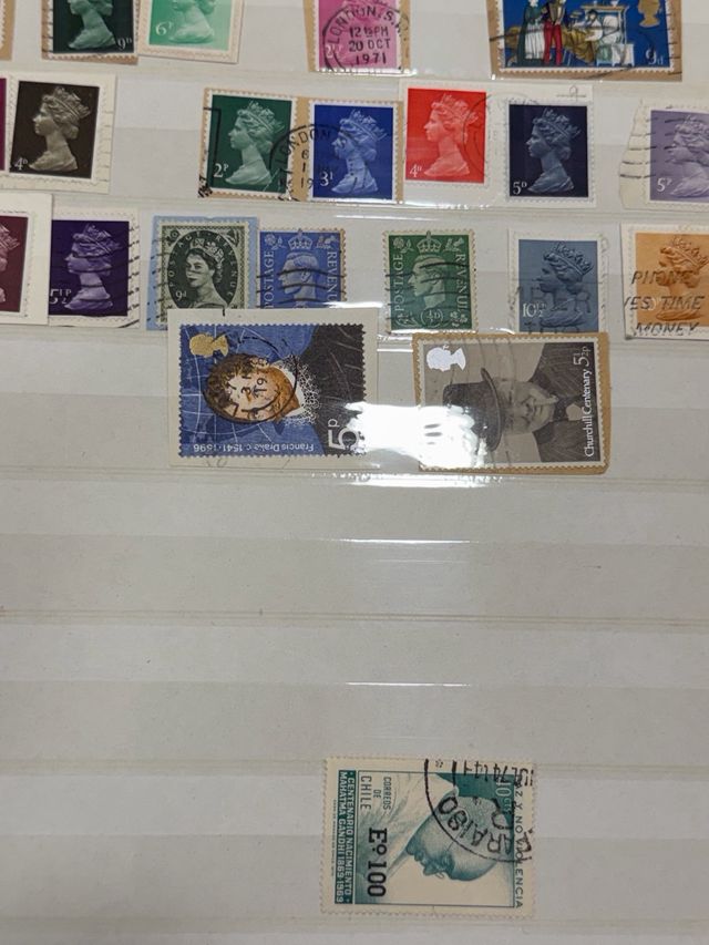 Álbum clasificador 12 páginas con sellos del mundo