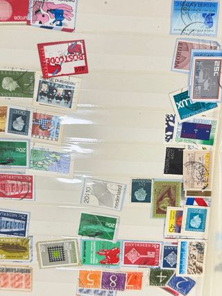 Álbum clasificador 12 páginas con sellos del mundo