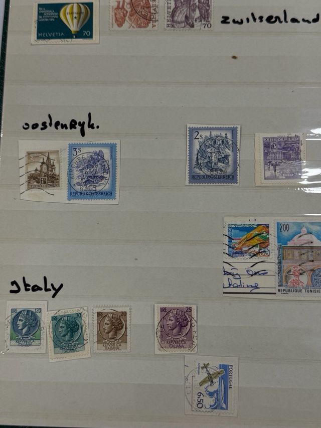 Álbum clasificador 12 páginas con sellos del mundo