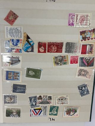 Álbum clasificador 12 páginas con sellos del mundo