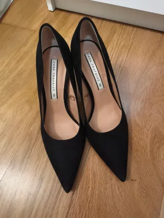 Zapatos de tacón Zara negros