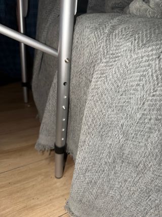 Camilla plegable Quirumed con accesorios