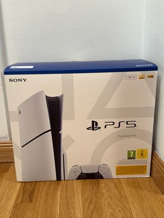 Sony PS5 Slim Negra y Blanca