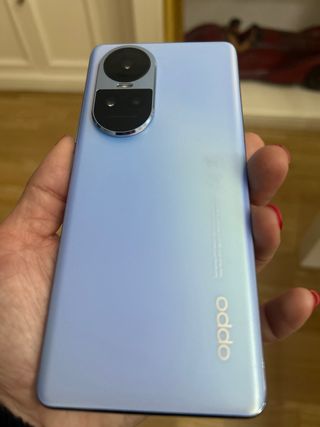 Oppo Reno10 5G con scatola e telefono