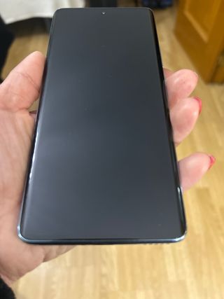 Oppo Reno10 5G con scatola e telefono