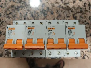 Interruptores Merlin Gerin C16... 10€ cada uno