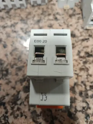 Interruptores Merlin Gerin C16... 10€ cada uno