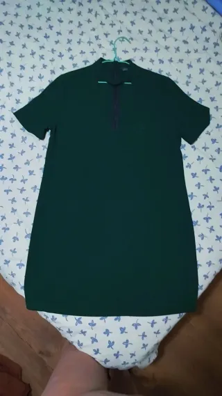Vestido Zara verde oscuro .