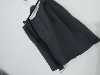 Gonna con cintura nera