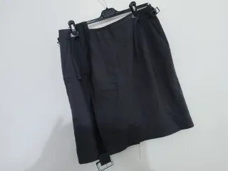 Gonna con cintura nera