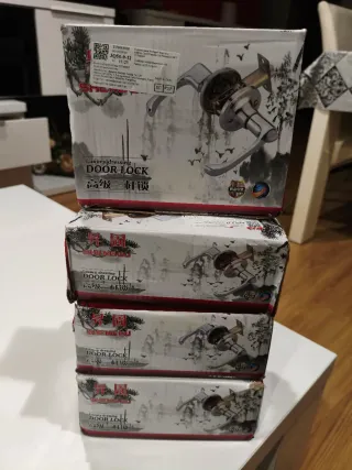 Cuatro cerraduras de puerta interior con llave