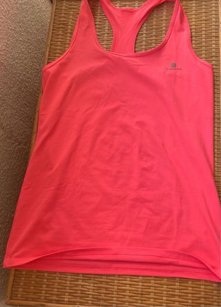 Conjunto deportivo: mallas y 2 camisetas