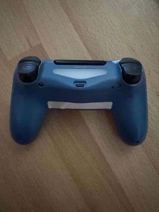 PS4 (PlayStation 4) con 3 mandos