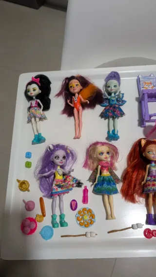 8 Muñecas Enchantimals con Accesorios