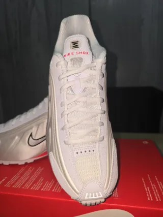 Zapatillas Nike Shox R4 Blancas y Rojas