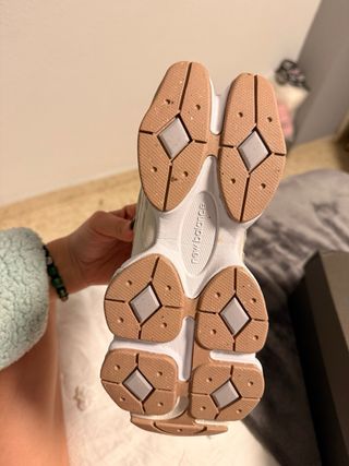 New Balance 9060 Beige/Verde