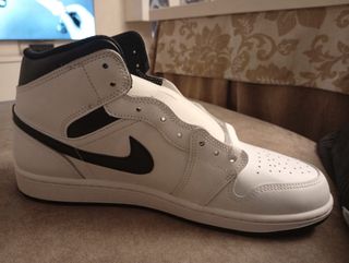 Zapatillas Jordan Blancas y Negras