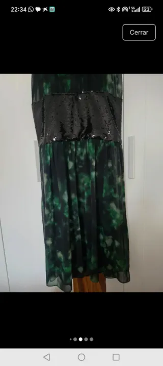 Vestido Zara verde y negro con plumas