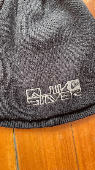 Gorro Quiksilver Negro Bordado Y2K