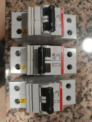 3 Interruptores Diferenciales ABB S251-NA... 10€