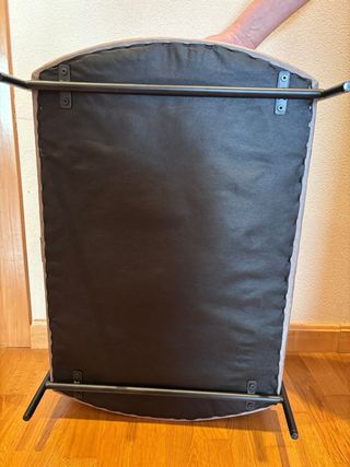 Cama para perros gris