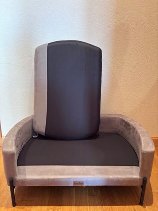Cama para perros gris
