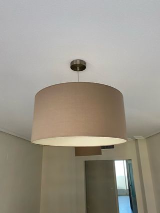 Lámpara de techo beige marrón tela y metal