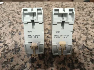 2 Interruptores Diferenciales Merlin Gerin. 10€