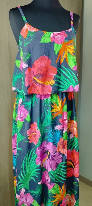 Vestido largo estampado floral con tirantes