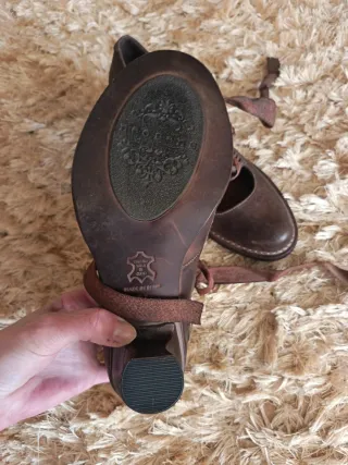 Zapatos Neosens Marrones con Lazos