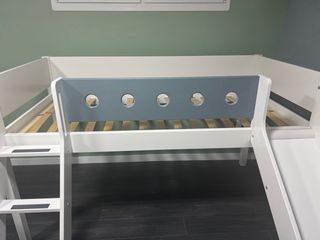 Cama alta infantil Flexa madera 120cm