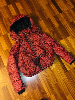 Cazadora efecto piel serpiente roja