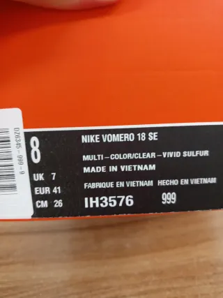 Nike Vomero 18 SE talla 41