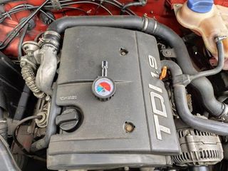 Centralita 0281001659660 audi a4 1.9 tdi mt 228600