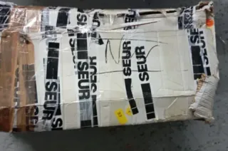 Barbacoa con ruedas y parrilla de hierro