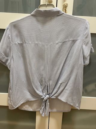 Camisa Bershka nudo espalda